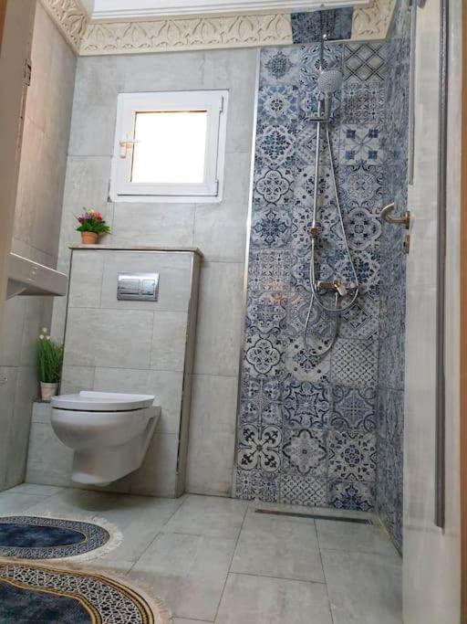 Your ¥achting Apartment